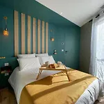Les Eseos Apartament *