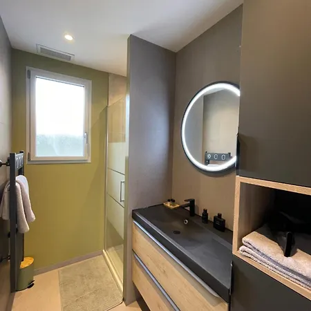 Les Eseos アパート