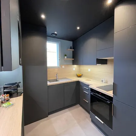 Les Eseos アパート