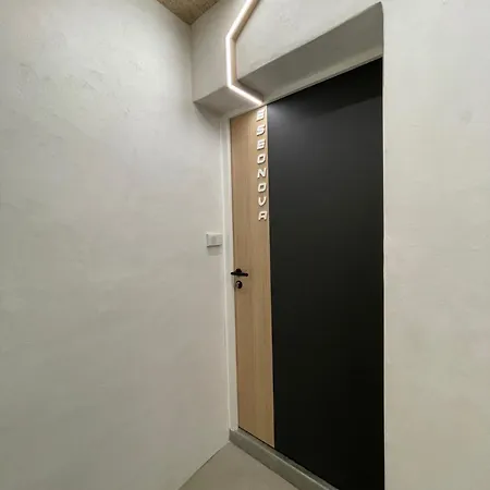 Les Eseos ニオール