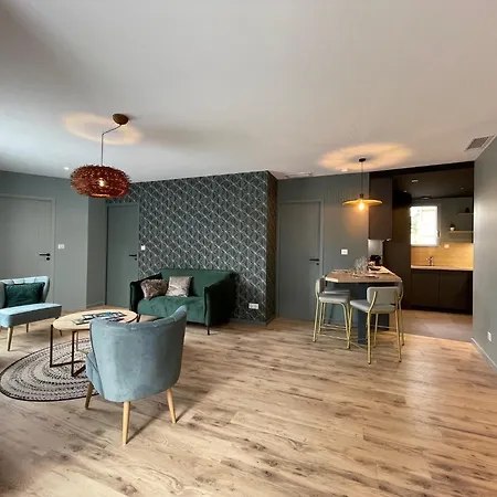 Les Eseos アパート ニオール